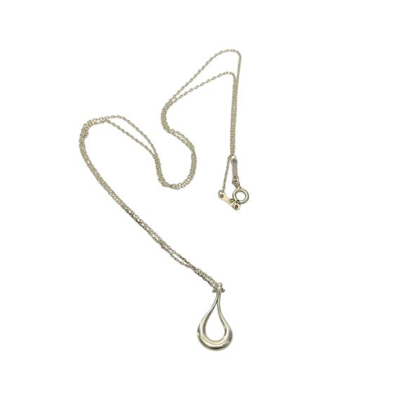 Tiffany and Co Small Elsa Peretti Teardrop Pendant Necklace 18" - Sterling - Picture 10 of 12
